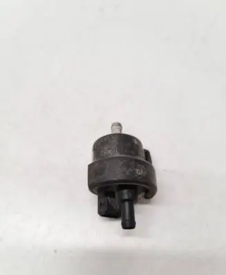 Volkswagen PASSAT B5 Valve vacuum 058133459 14211591