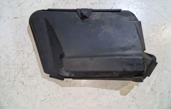 Mercedes-Benz C W204 Fuse box cover A2115400682
