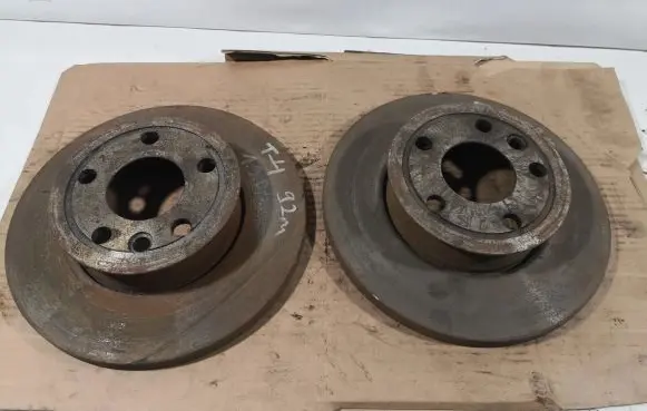 Volkswagen Transporter - Caravelle T4 Front brake disc