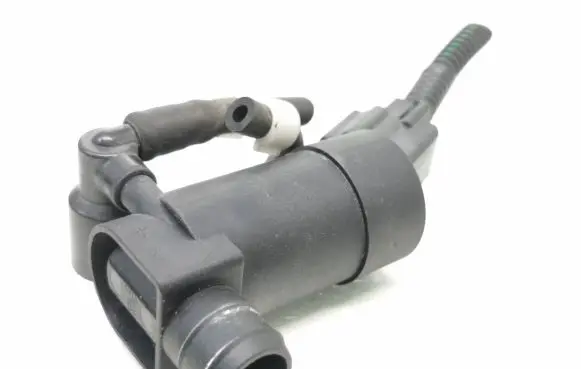 Volvo C30 Windscreen/windshield washer pump 1s7117k624fe