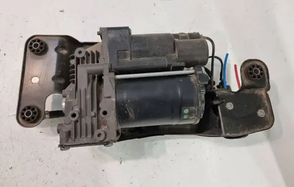 BMW X5 E70 Air suspension compressor/pump 6775479