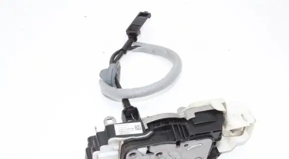 Volvo V40 Front door lock 31391825
