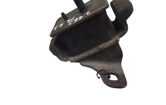 KIA Sorento Engine mount bracket 218123E150