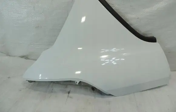 Rear bumper mounting bracket