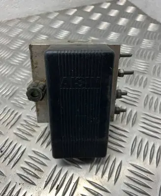 Toyota Land Cruiser (HDJ90) ABS Pump 4451060030 21180203309
