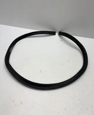 Volkswagen PASSAT B7 Engine compartment rubber 3C0823723