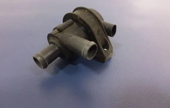 Volvo V40 Water pump 30950000