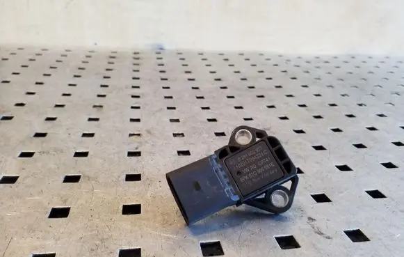 Audi A6 C7 Air pressure sensor 03G906051E 0281002977