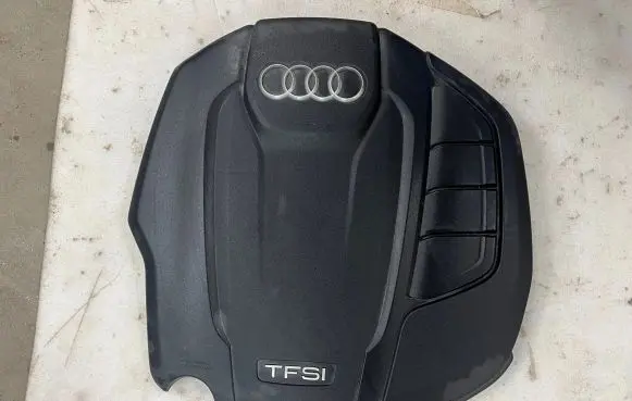 Audi A5 8T 8F Engine cover (trim) 06L103025