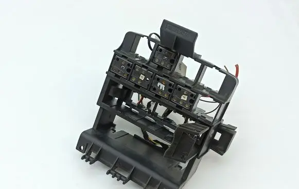 Mercedes-Benz S W140 Relay mounting block 1405456440