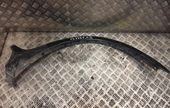 BMW X3 E83 Fender end trim 