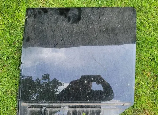 Jeep Commander Front door window/glass (coupe)