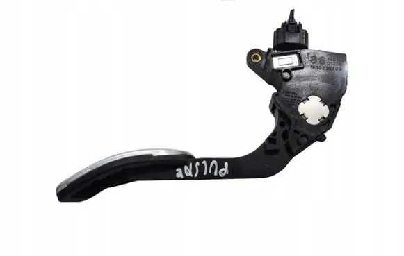 Nissan Pulsar Accelerator throttle pedal 180023RA0B