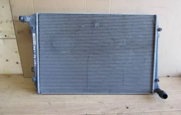 Volkswagen PASSAT B6 Coolant radiator 3C0121253R