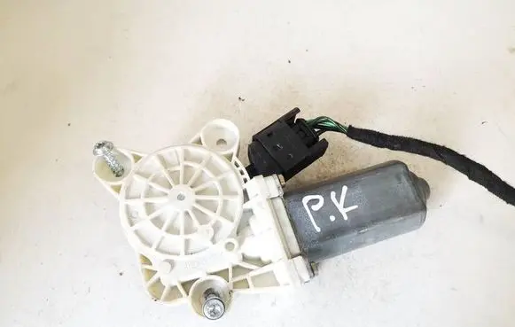 Mercedes-Benz C W203 Front door window regulator motor a2118201842 990596-100