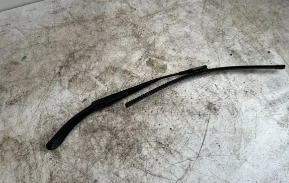Mercedes-Benz A W176 Front wiper blade arm A1768200044