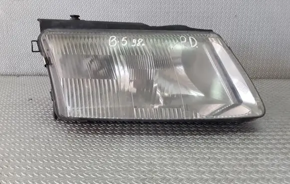 Volkswagen PASSAT B5 Headlight/headlamp 14742600
