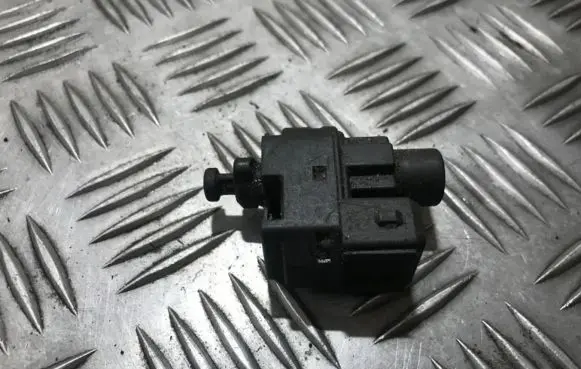 Ford Mondeo MK I Brake pedal sensor switch 93bb13490bb 93bb-13490-bb