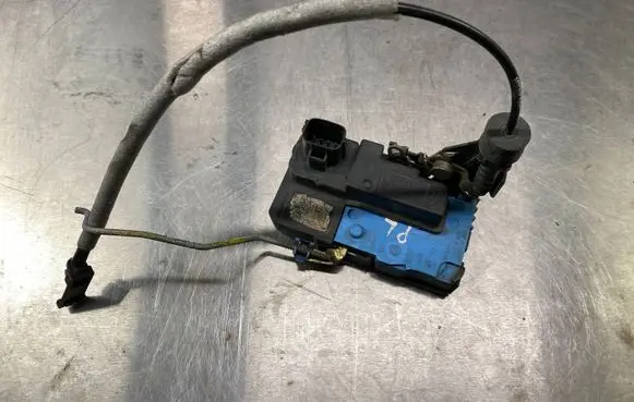 Volvo V70 Front door lock
