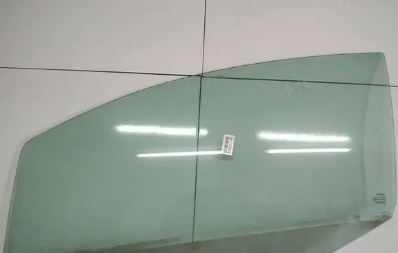 Toyota Yaris Front door window glass four-door AS2