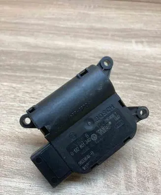 Volkswagen PASSAT B7 Air flap motor/actuator 1K1907511C 0132801340