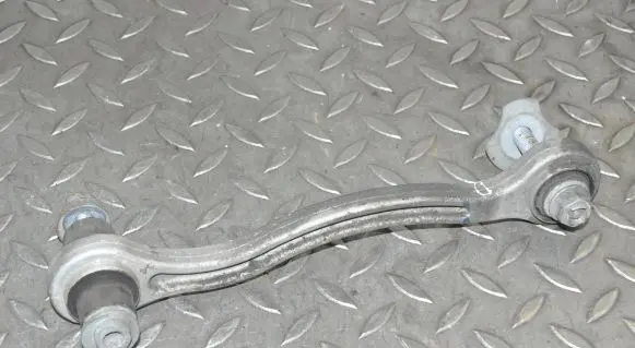 Mercedes-Benz C W205 Rear upper control arm/wishbone A20402