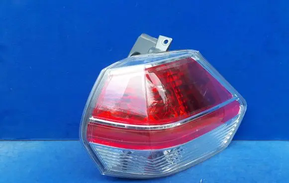 Nissan X-Trail T32 Rear/tail lights KOITO22017939