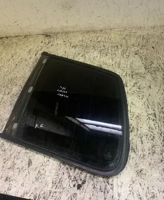 Volkswagen Touran I Rear side window