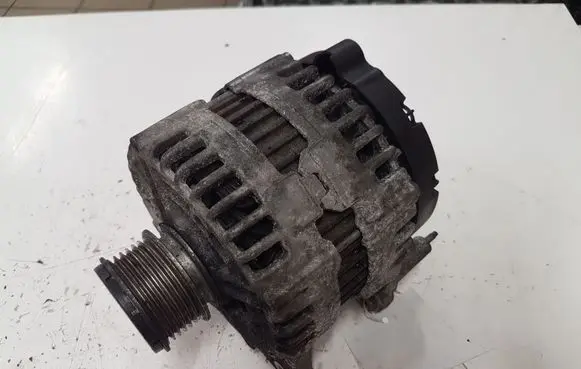 Audi A3 S3 8P Generator/alternator 03G903023 0121715003