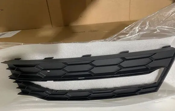 Skoda Superb B8 (3V) Front grill 3V0853666B