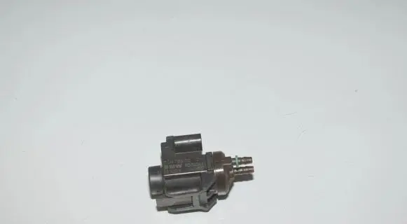 BMW 7 G11 G12 Turbo solenoid valve 8570591 11748570591