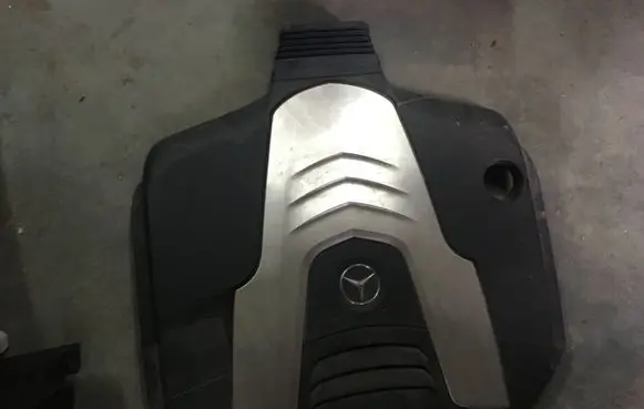 Mercedes-Benz E W213 Engine cover (trim) A6420108309