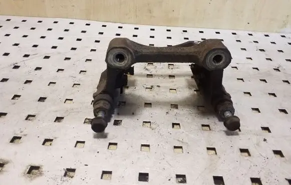 Hyundai i40 Brake caliper pad carrier rear 