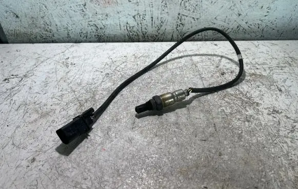 Volkswagen Touran II Lambda probe sensor 03L906262A