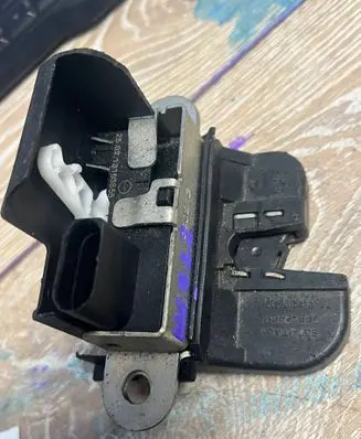 Coolant fan relay