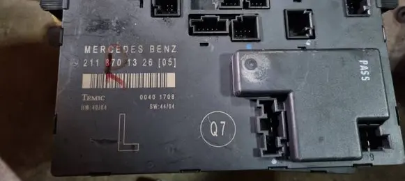 Mercedes-Benz E W211 Door control unit/module 2118701326 00401708