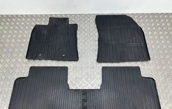 Toyota Avensis T270 Car floor mat set PZ49LT0352RJ