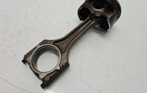 Audi A5 8T 8F Piston 