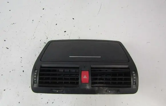 Skoda Octavia Mk2 (1Z) Dash center air vent grill 