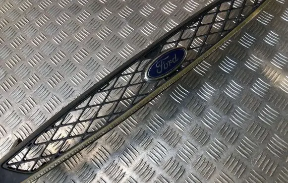 Ford Focus Front grill 2M518200ACW C8S4A A31162