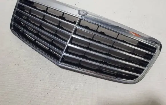 Mercedes-Benz E W211 Front grill DCCS239557 239557