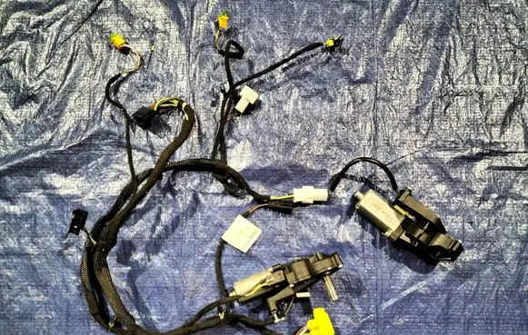 Mercedes-Benz E W212 Engine installation wiring loom 