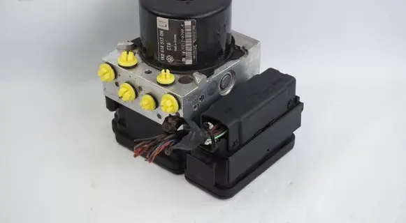 Skoda Octavia Mk2 (1Z) ABS Pump 1K0614517DN 1K0907379BK