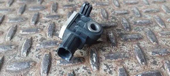 Nissan Juke I F15 Airbag deployment crash/impact sensor 988303JA0A