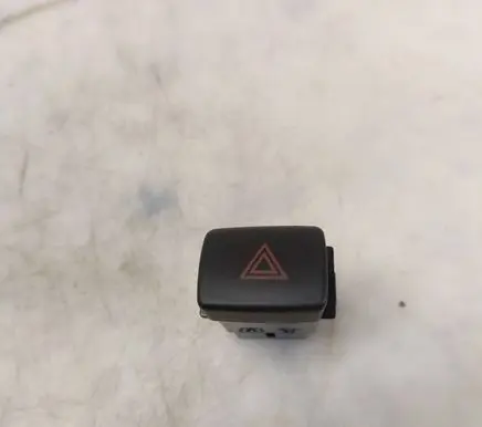 Hyundai Santa Fe Hazard light switch 864W0140