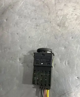 Rover 75 Seat heating switch Yug101980xxx