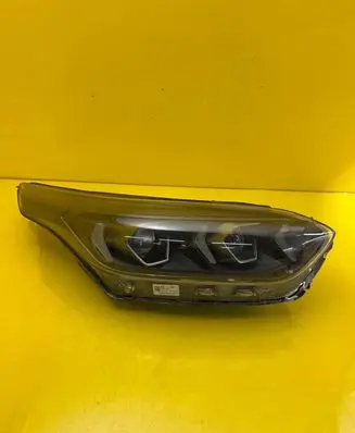 KIA Ceed Headlight/headlamp 92102J7500