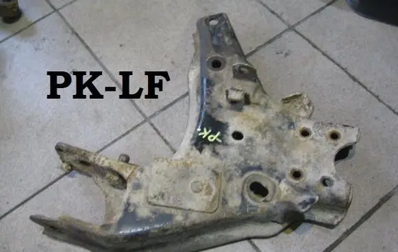 Nissan Terrano Front lower control arm/wishbone 545037F000