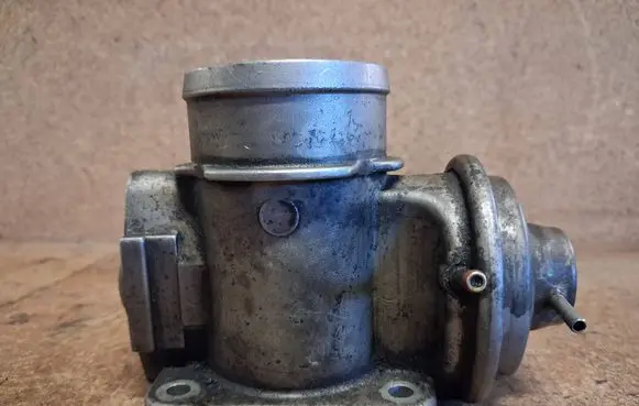 BMW 5 E39 EGR valve 72192011