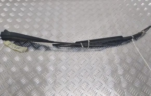 Ford Mondeo Mk III Windshield/front glass wiper blade 93BG17526A2E 93BG17526C2C
